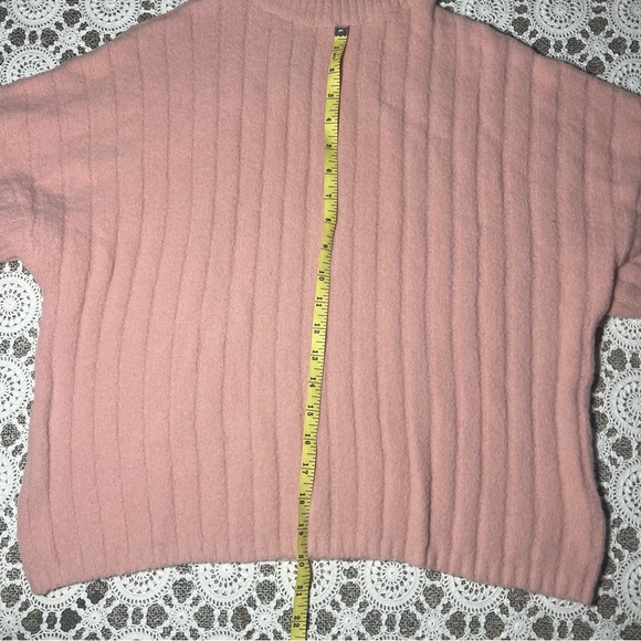Pink Ribbed Turtleneck Sweater - Picture 5 of 7